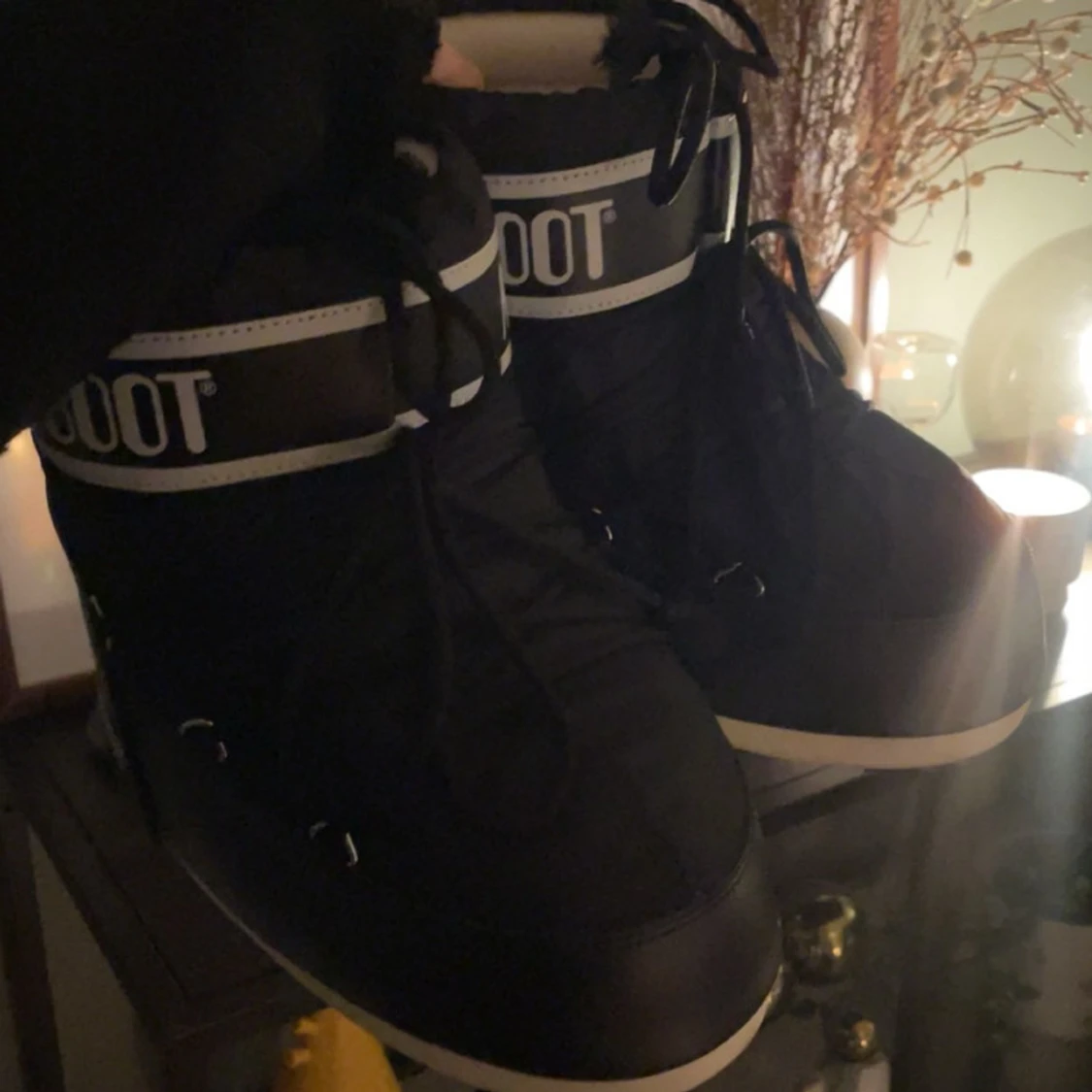 Svarta Moon Boots med snörning