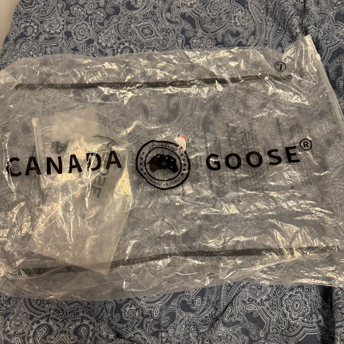 Grå dunjacka från Canada Goose - 93