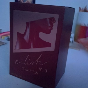 Eilish nr 3 - Eilish nummer tre 100ml, helt oöppnad, köpte för 769kr säljer för 669kr +frakt, köp gärna innan 6/01 -2025