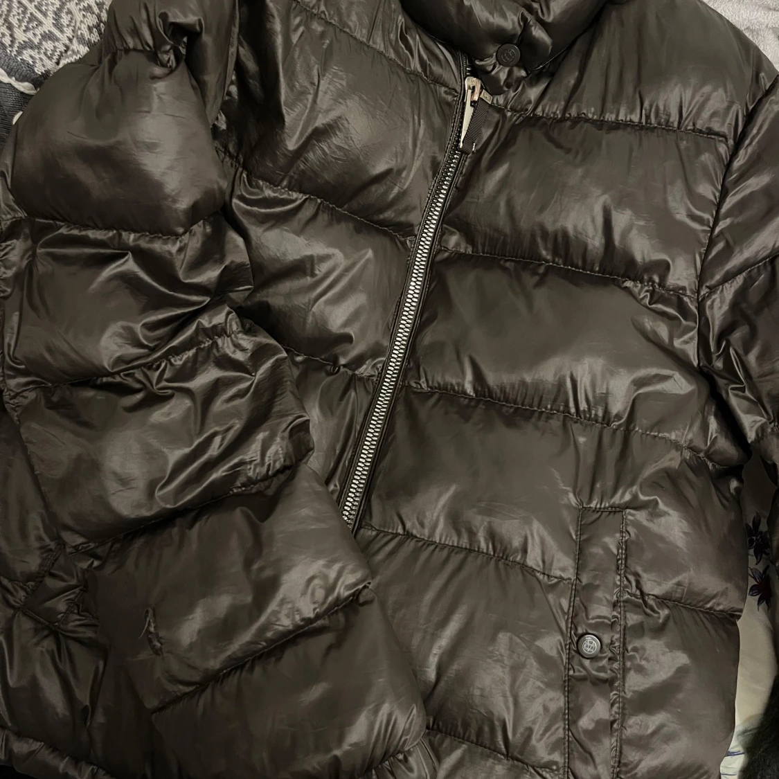 Khaki färgad pufferjacka från Massimo Dutti - 90