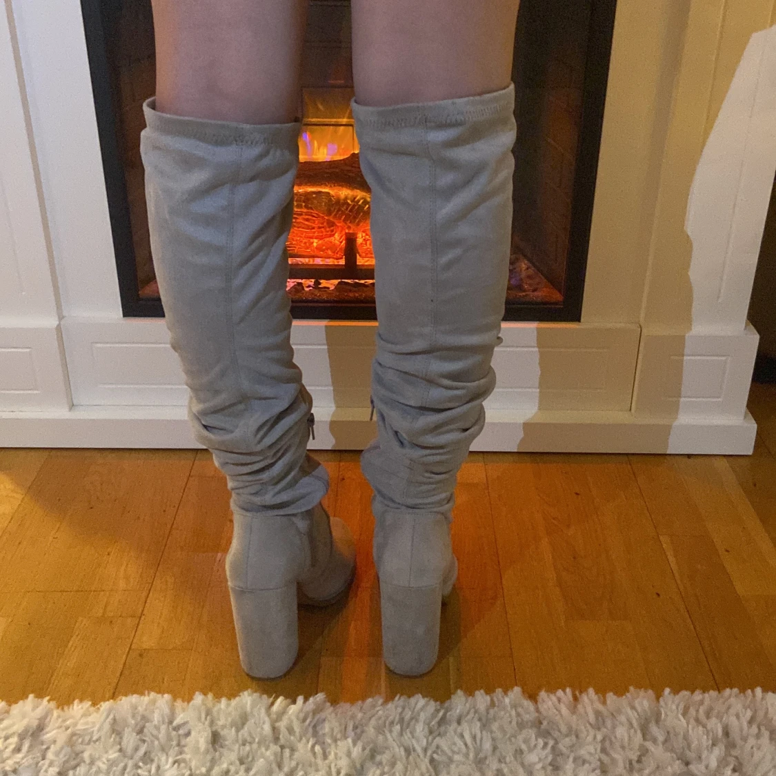 Grå overknee stövlar med klack - 91