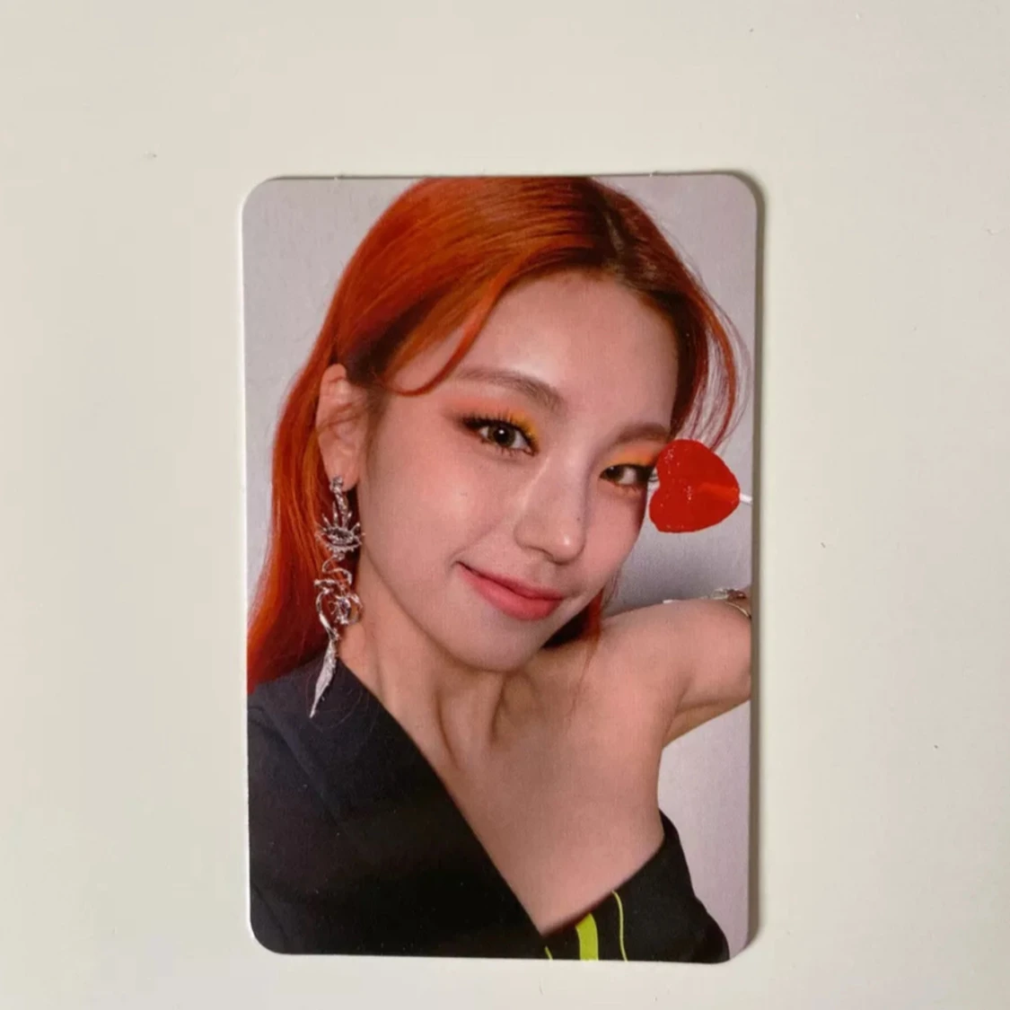 Yeji signerat Mafia In The Morning photocard