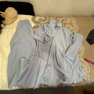 Sett från Gina  - Använd 1/2 gånger, bra i skick, storlek s/m