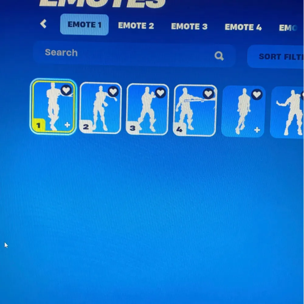 Fortnite-konto med exklusiva skins och sällsynta emotes erbjuds för byte eller överlåtelse. Vid seriöst intresse, skicka meddelande för mer info. Endast seriösa förfrågningar, tack!. Övrigt.