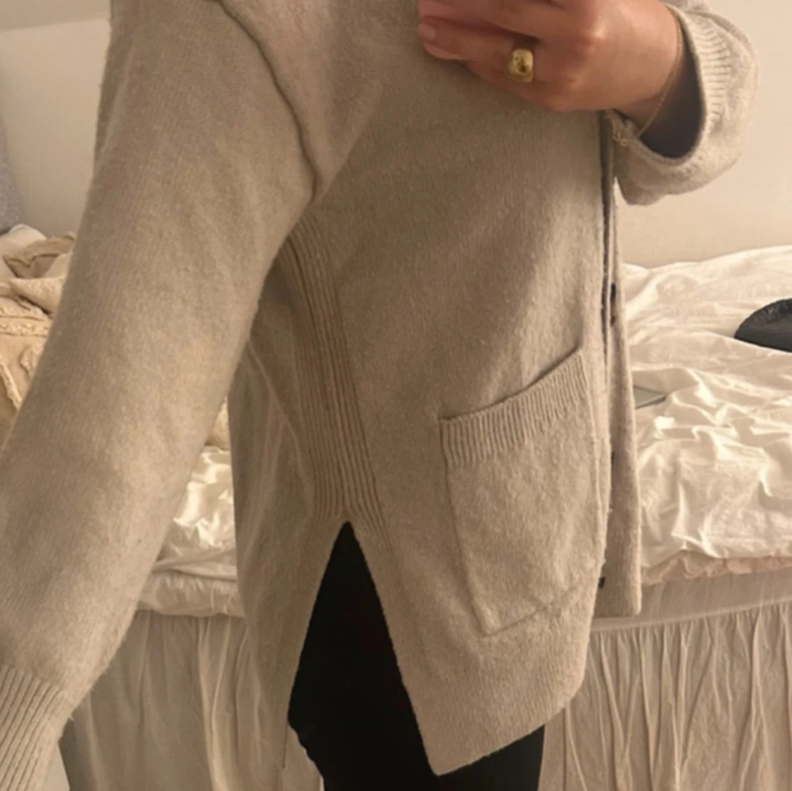 Beige kofta med knappar - 91