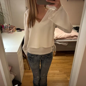 Blus med knyt - Så söt blus med knytdetaljer från Zara trafaluc collection 💓
