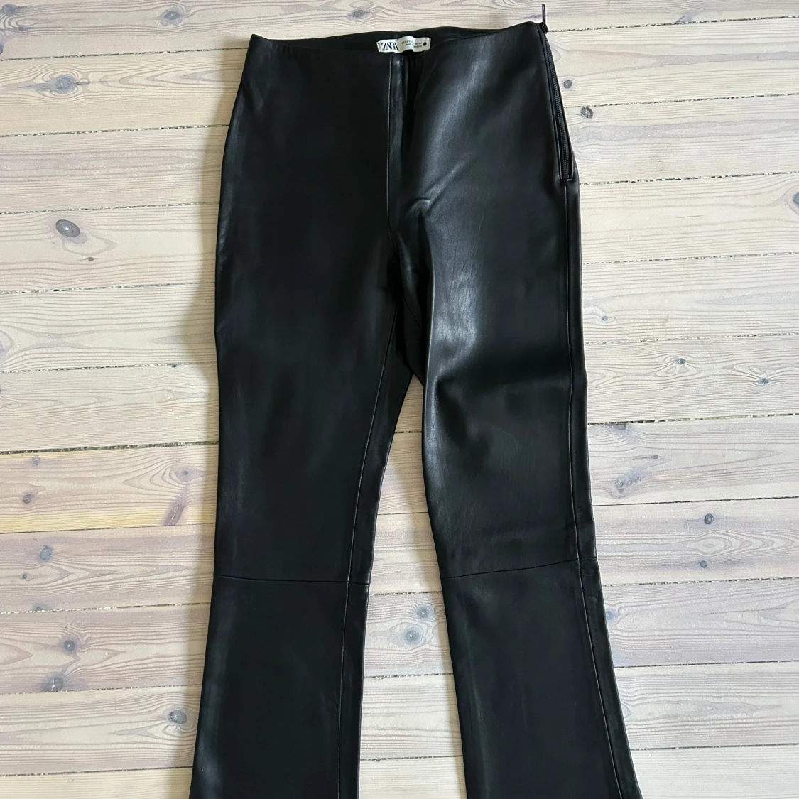 Svarta skinnbyxor från Zara