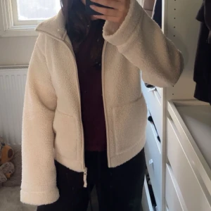 Teddy Jacka - Beige Teddy jacka från H&M💕