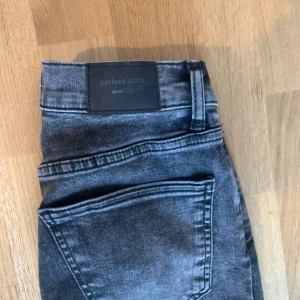 Jeans  - Bootcut jeans från Gina Tricot i storlek 34. Sparsamt använda, mycket bra skick. 
