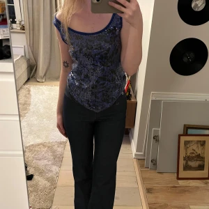 Vintage Zebra topp - Skit snygg och unik vintage topp med zebra mönster och paljetter. Tröjan är i bra skick