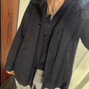 Marinblå kappa - Sååå fin kappa perfekt till hösten⭐️ Stl 44 men passar S/M