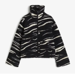 Teddy Jacka från HM - Säljer denna jättefina jacka från HM. Storlek xs men skulle säga att den sitter om en S