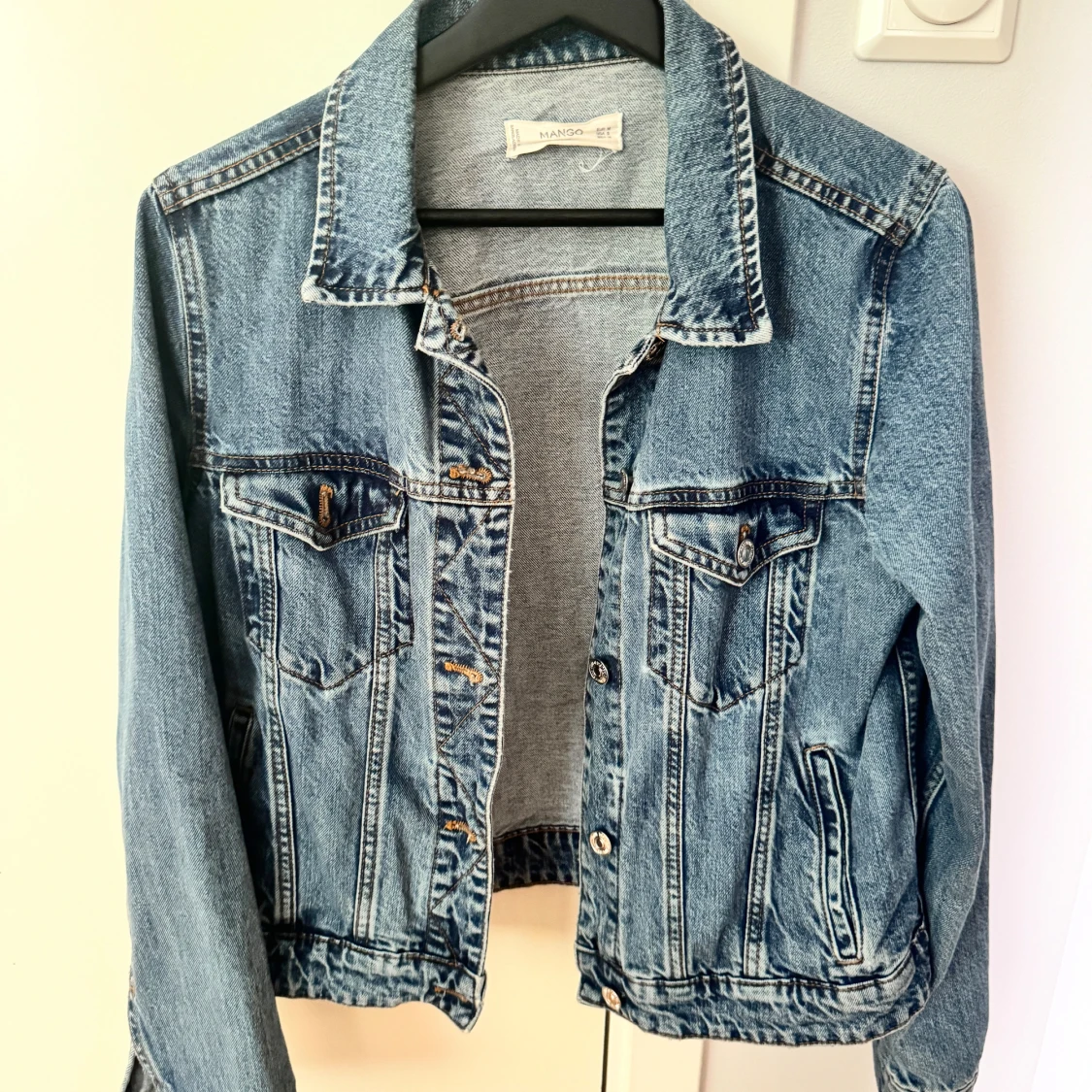 Jeansjacka från Mango