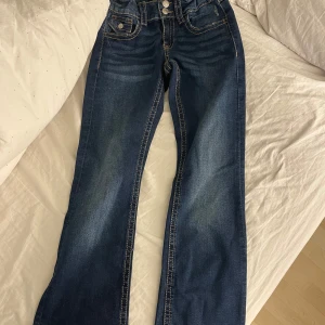 Jeans Gina Young  - Super fina jeans använda 1 gång strl 158💕💕