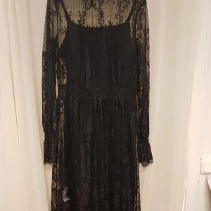 Spetsklänning - Oanvä d