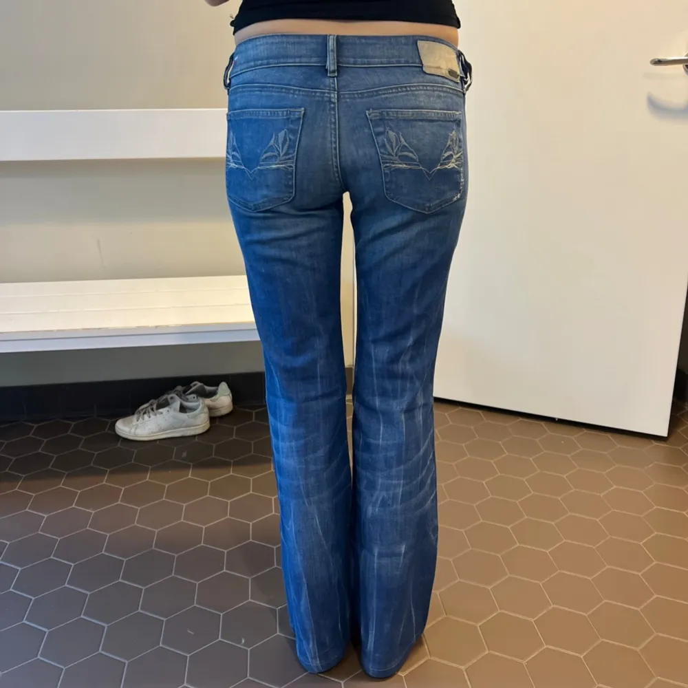 Säljer dessa skit snygga disel jeansen!. Jeans & Byxor.