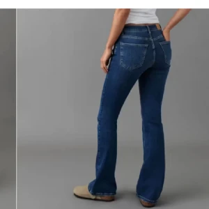 Low wist jeans  - Säljer low wist jeans från Gina  Säljer även dessa i svarta också!! 