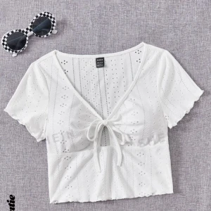 Topp - XS, säljer den då den aldrig kommer till nån användning. Obs köparen står för frakten!🤍