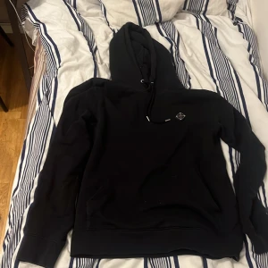 J.lindberg hoodie - Sjukt fet j.lindberg hoodie i strlk M, inga defekter över huvud taget. 