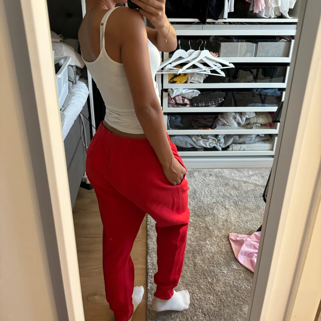 Röda byxor  - 91