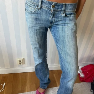 Levis  - Levis 570 i nyskick super långa  