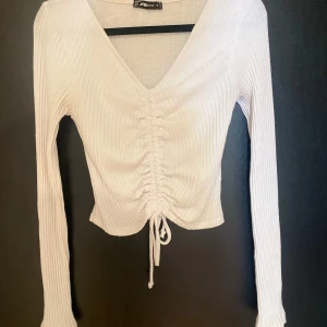 Topp - SKICKAR IDAG!!! Använd endast 1 gång. Storlek S 