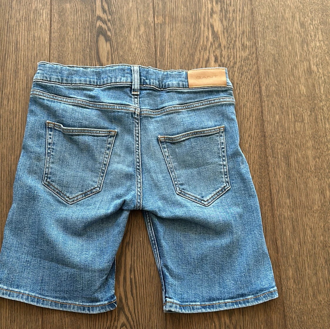 Jeansshorts i blå denim - 90