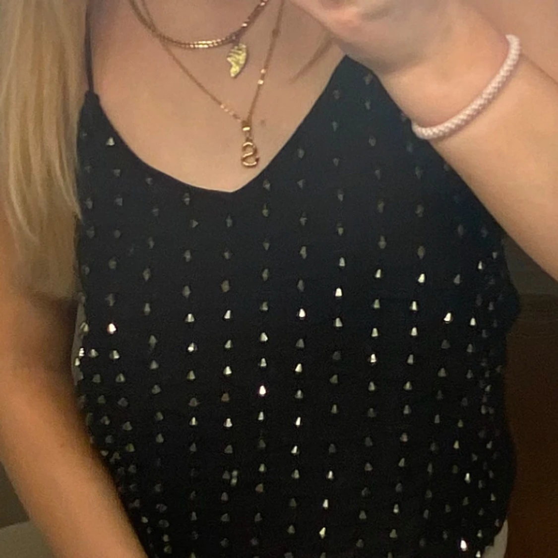 Svart topp med nitar - 90
