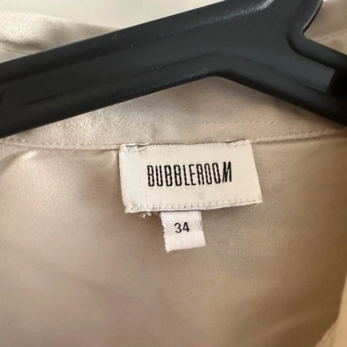 Beige skjorta från Bubbleroom - 90