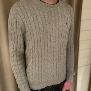 Morris tröja - Tjena, säljer nu denna riktigt sköna Morris tröjan i strl M, perfekt nu när det är vinter🤩