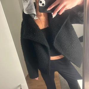Teddy jacket - Teddy jacket gina tricot . i str XS / S . Lite oversized  kmr ej till användning 