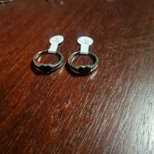 Julklapp/Present  - Massor av nya ringar  fantastiskt Pris 60:- styck