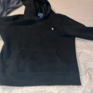 Polo hoodie - Jåvligt fet använder inte mer för den e för liten