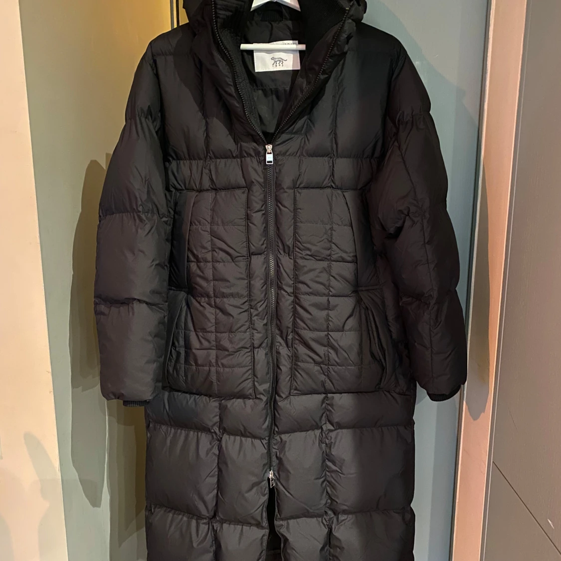 Svart dunjacka från Tiger of Sweden - 90