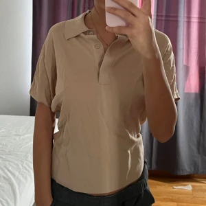 Tröja cos - Topp från Cos! Helt ny aldrig använd dock ingen prislapp kvar. Storlek M men passar mig som är S 🫶🏼ny pris 590
