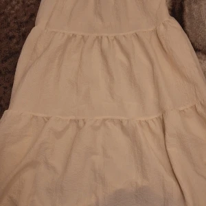 Kjol - Jättefin kjol som går ner ända till skorna. Perfekt för sommaren.