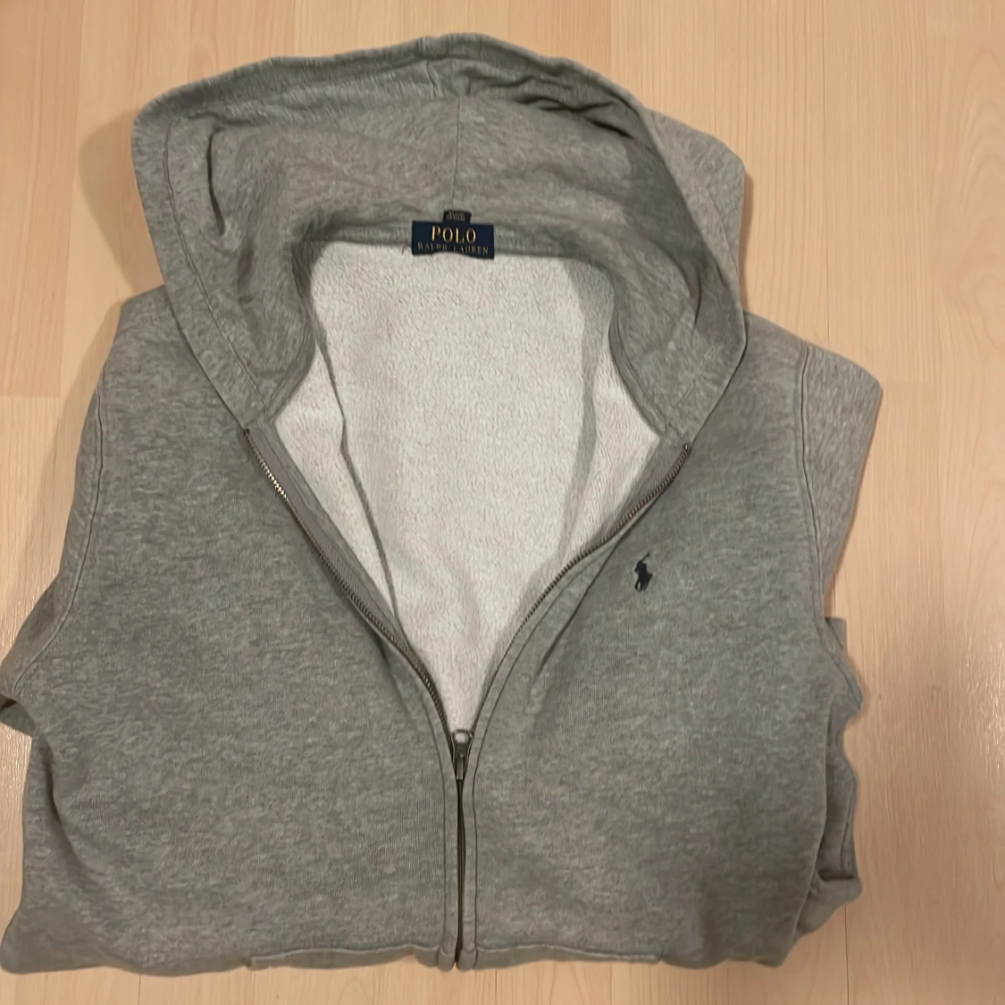 Grå hoodie från Polo Ralph Lauren - 90