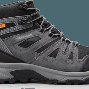 Grå Urban Trail Kängor - Säljer ett par robusta grå kängor från Urban. Rek pris är 1000, bra och perfekta vinterskor. De har en stabil sula och snörning för bästa passform. Skorna är i mycket bra skick och redo för nya äventyr! Helt nya skor inte ens använda kan skicka bilder.