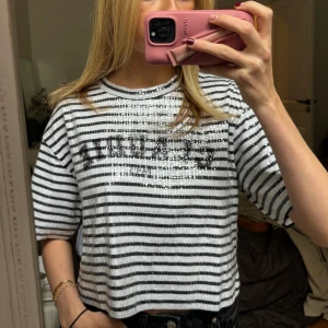 Topp - Supercool unik topp från Claudie Pierlot. Aldrig använd! Nypris 3000kr