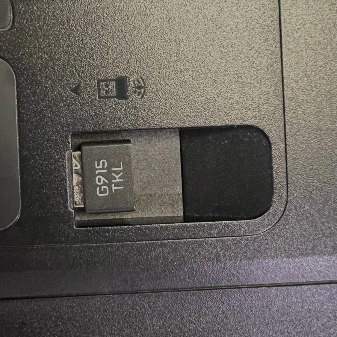 Logitech Svart TKL tangentbord med RGB-belysning - 92