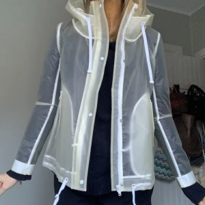 Regn jacka zara 36 - Cool genomskinlig Zara regnjacka strl 36 