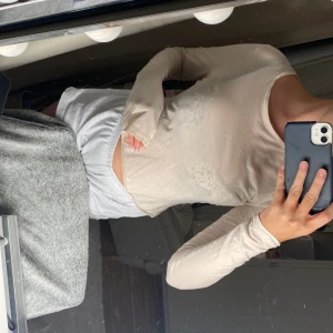 Genomskinlig tröja - Jättefin lite genomskinlig tröja från Lindex 🩷