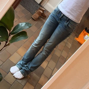 Ltb Valerie jeans  - Super snygga ltb jeans, som passar perfekt till mig som är 167 ish men har inte kommit till användning. Är dock inte helt säker på om jag ska sälja de en ❤️