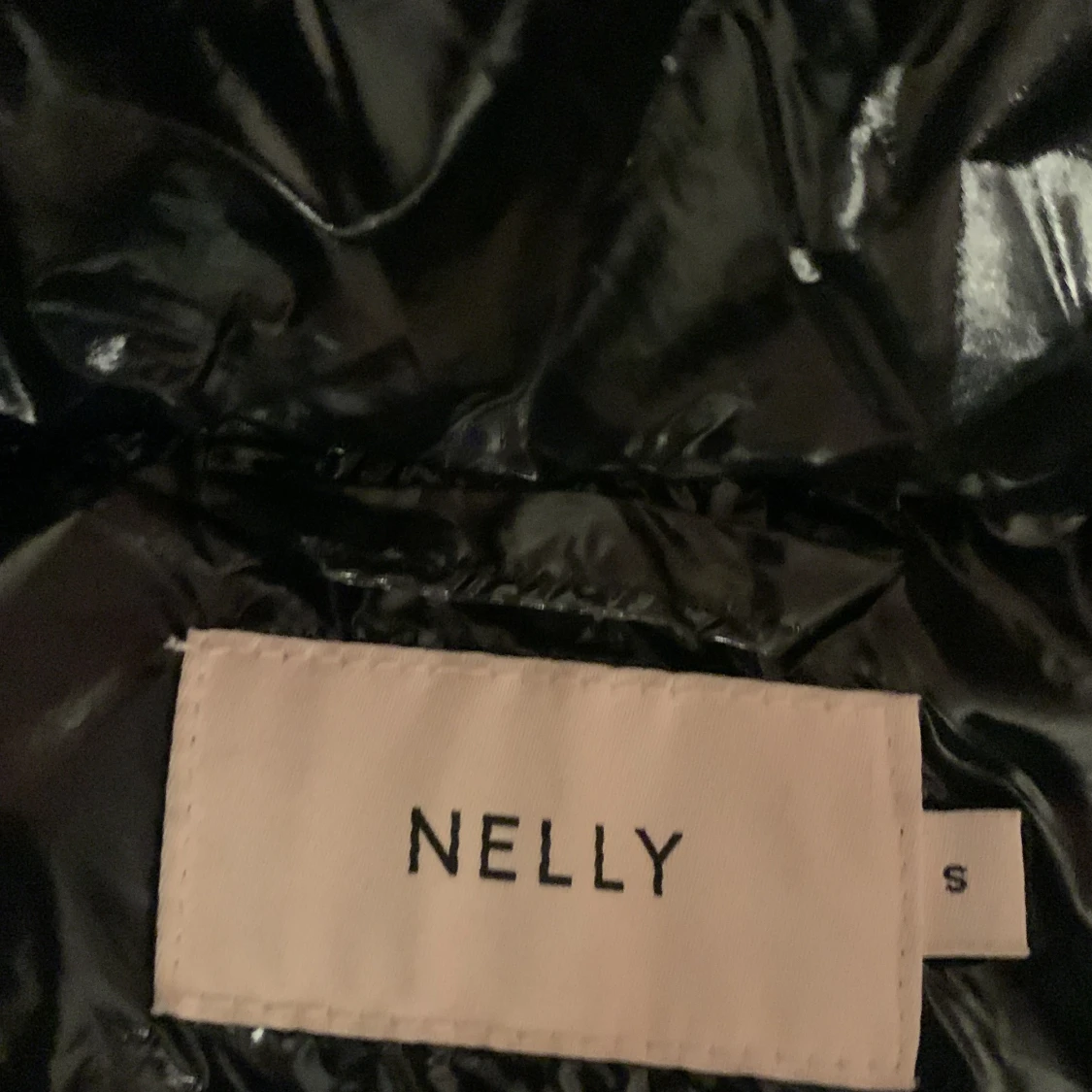 Svart pufferjacka från Nelly - 91