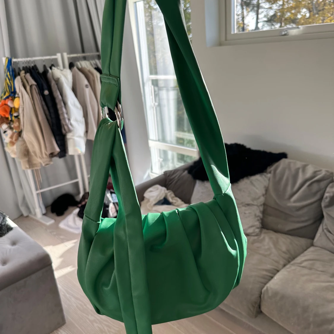 Grön axelväska i syntetmaterial - 91