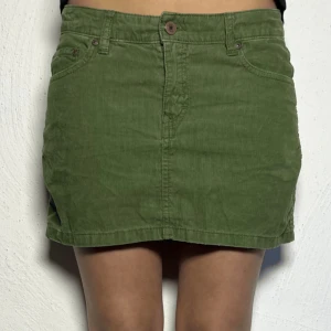 GRÖN KJOL - Den pefekta jeanskjolen💕midjemått: 40cm