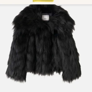 Jacka från tiger of Sweden  - Jätte fin pälsjacka bra skick och nypriset är 3799 