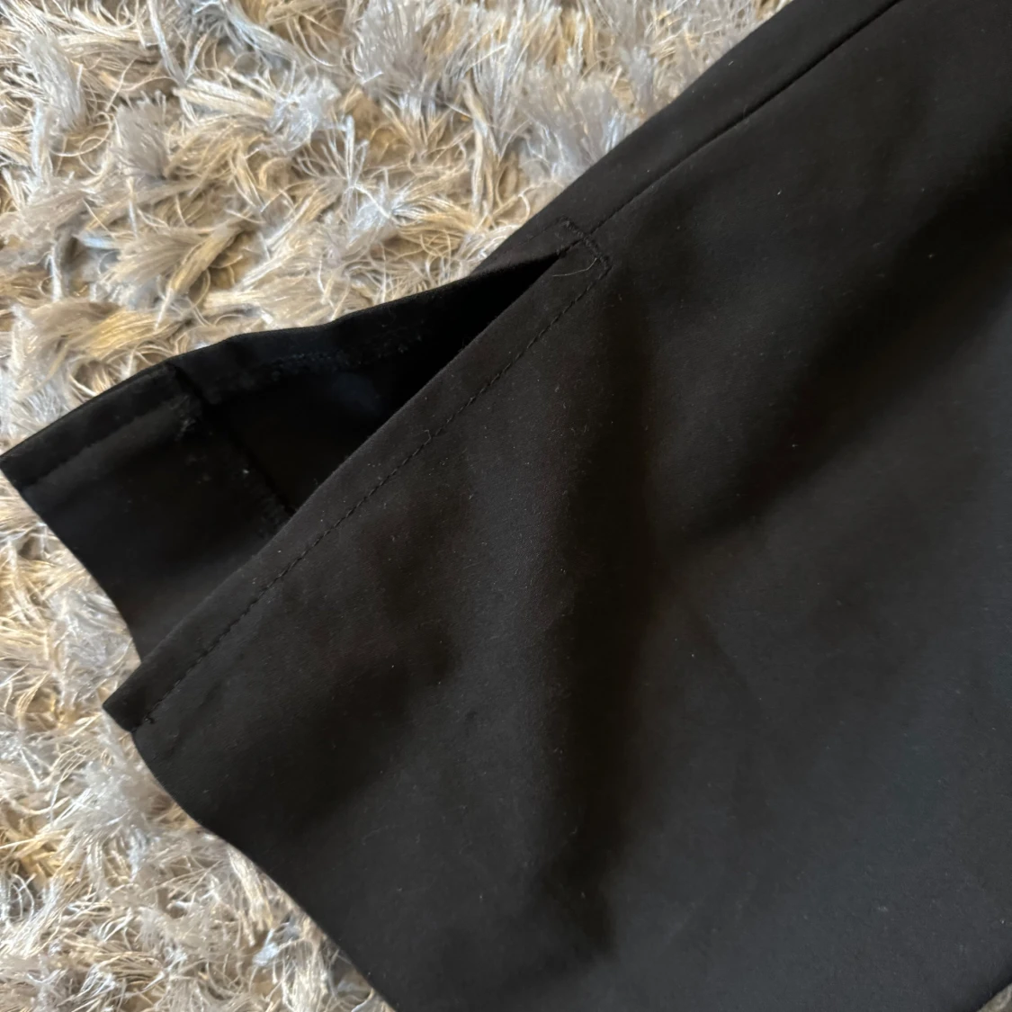 Svarta kostymbyxor från Isay - 90