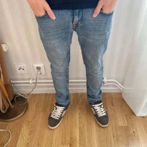 Italienska Jeans - Säljer dessa feta jeans från ett italienskt märke som heter GDF(griffai) Skick: 9/10, använda ett fåtal gånger.