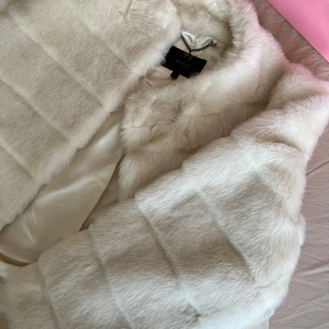 Vit pälsjacka från Coast